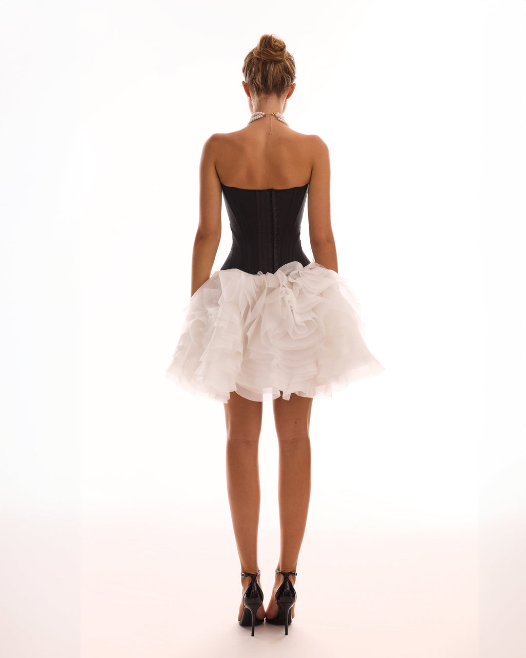 Чорний корсет із заниженою талією