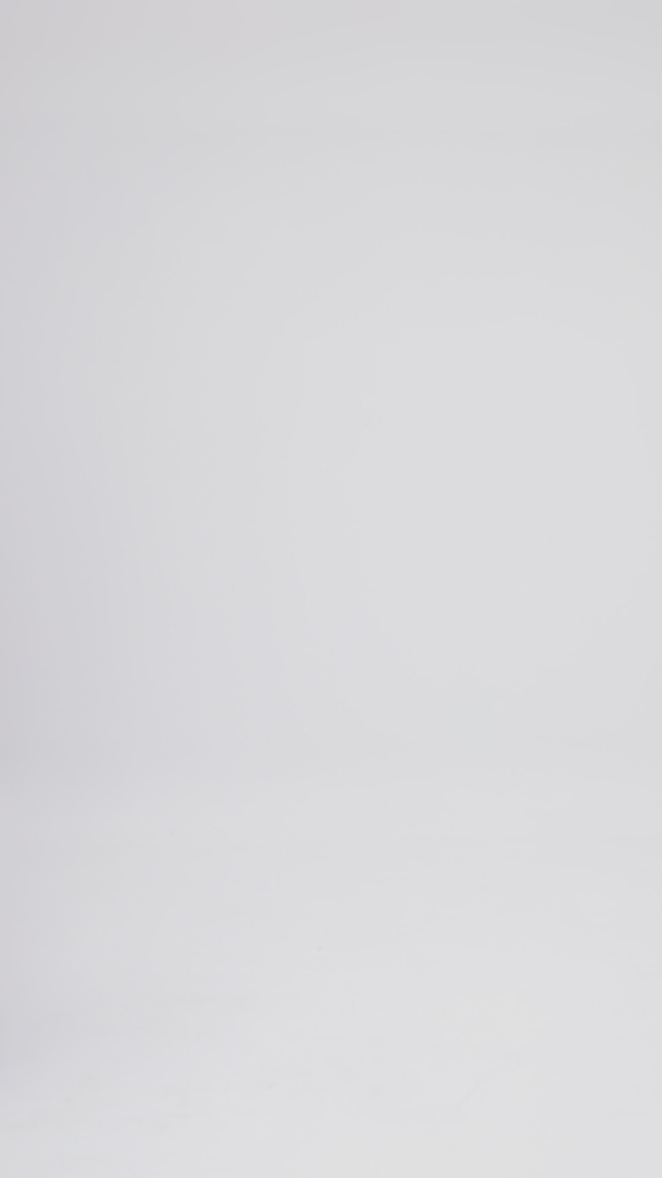 Обтягуюча чорна максісукня на тонких бретелях оздоблена лелітками