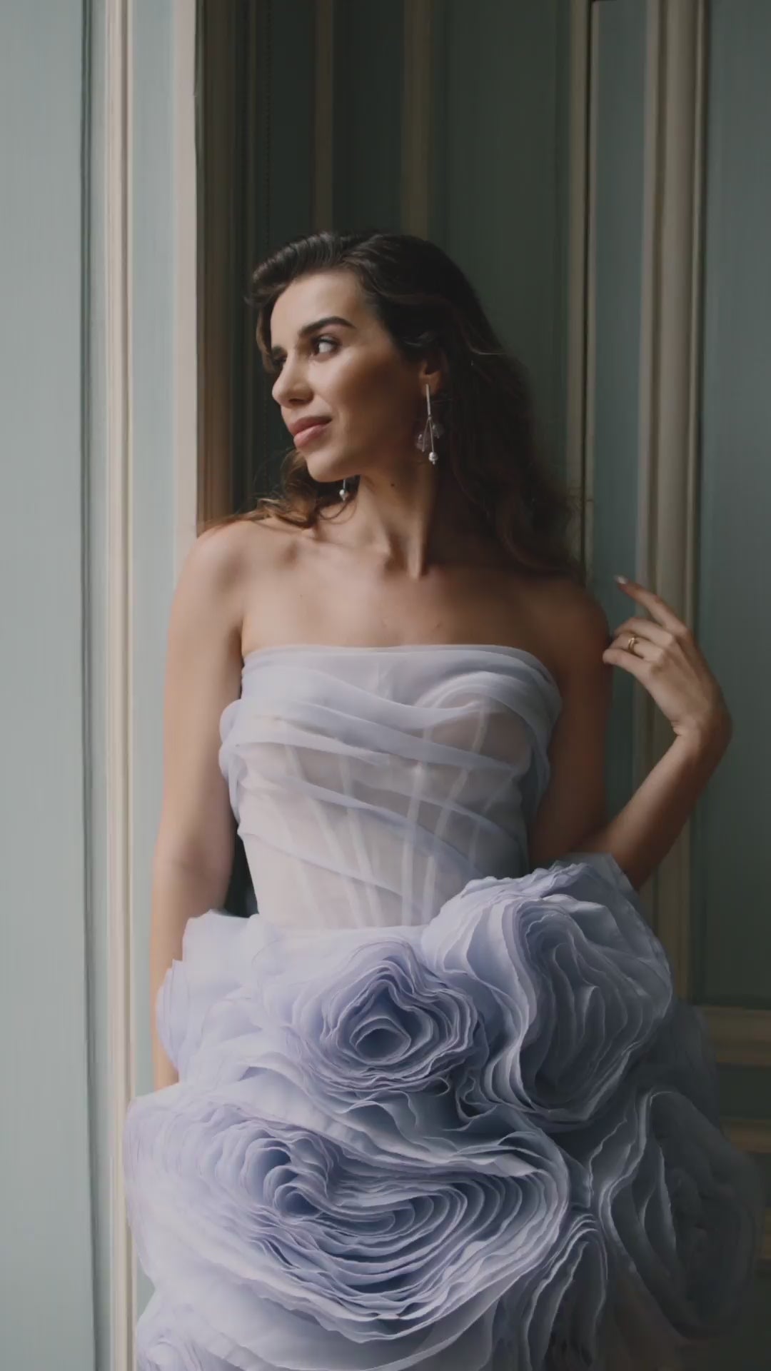 Лавандова мінісукня з пишною спідницею з об'ємних квітів