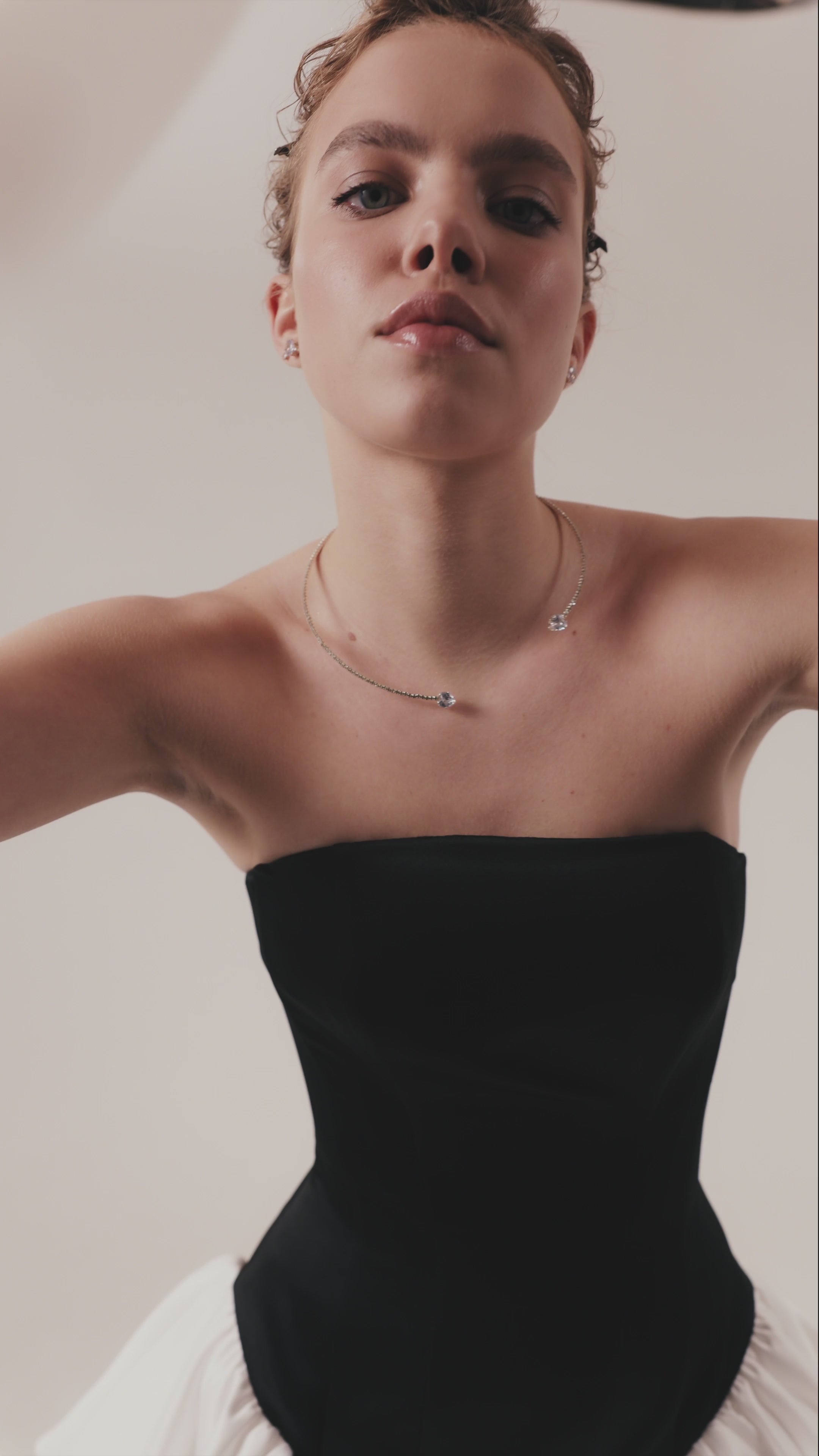 Чорно-біла корсетна мінісукня