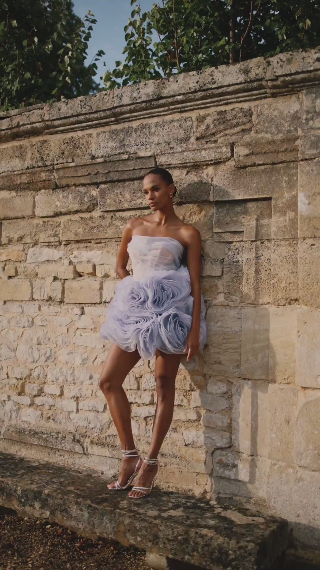 Лавандова мінісукня з пишною спідницею з об'ємних квітів