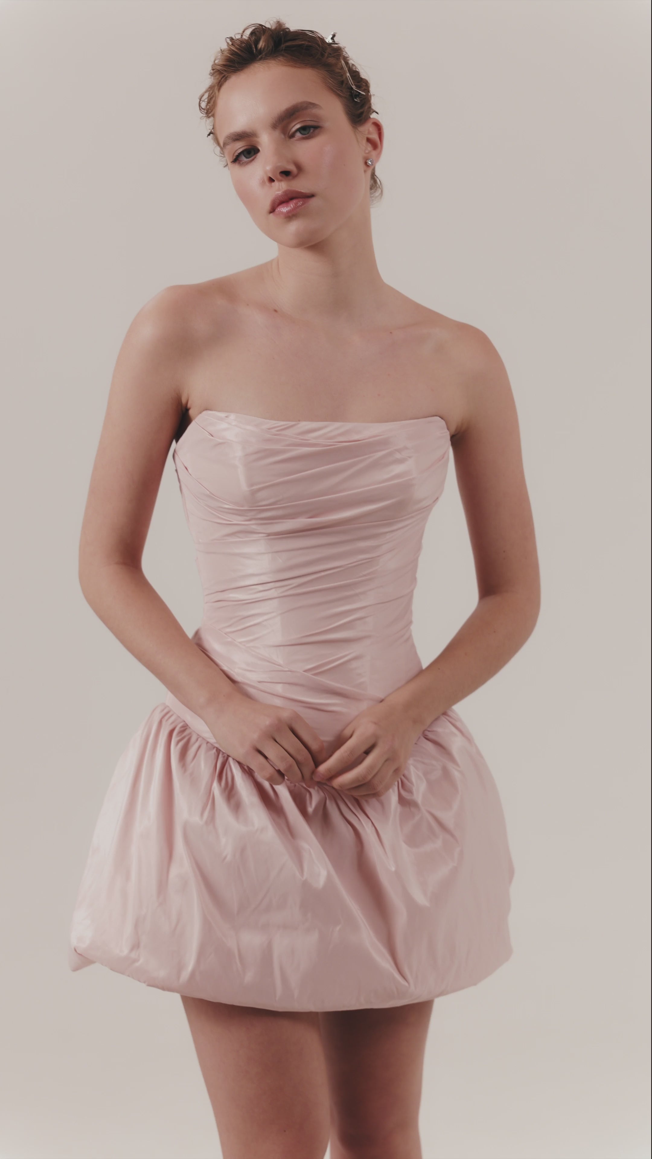 Перламутрово-рожева мінісукня