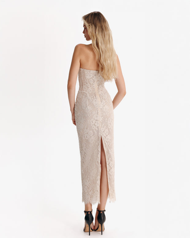 Бежева мереживна сукня максі
