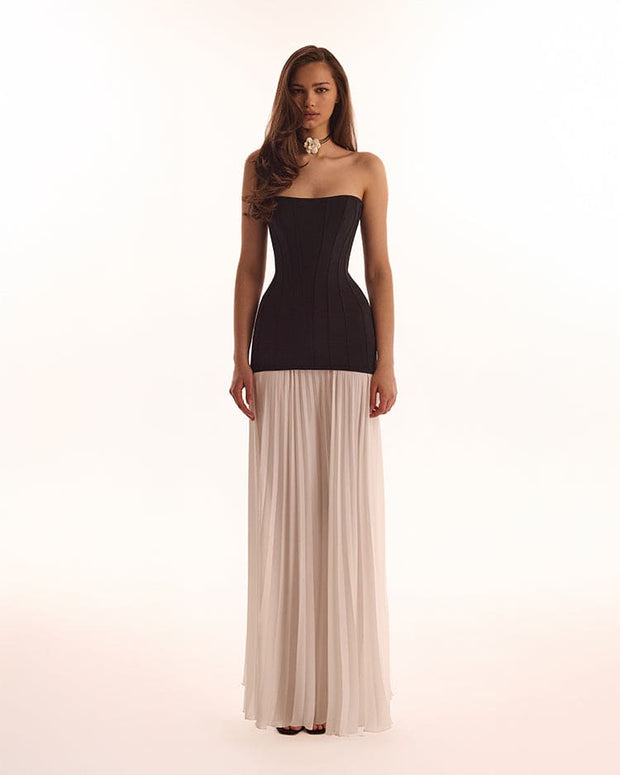 Чорно-біла сукня з плісированою спідницею