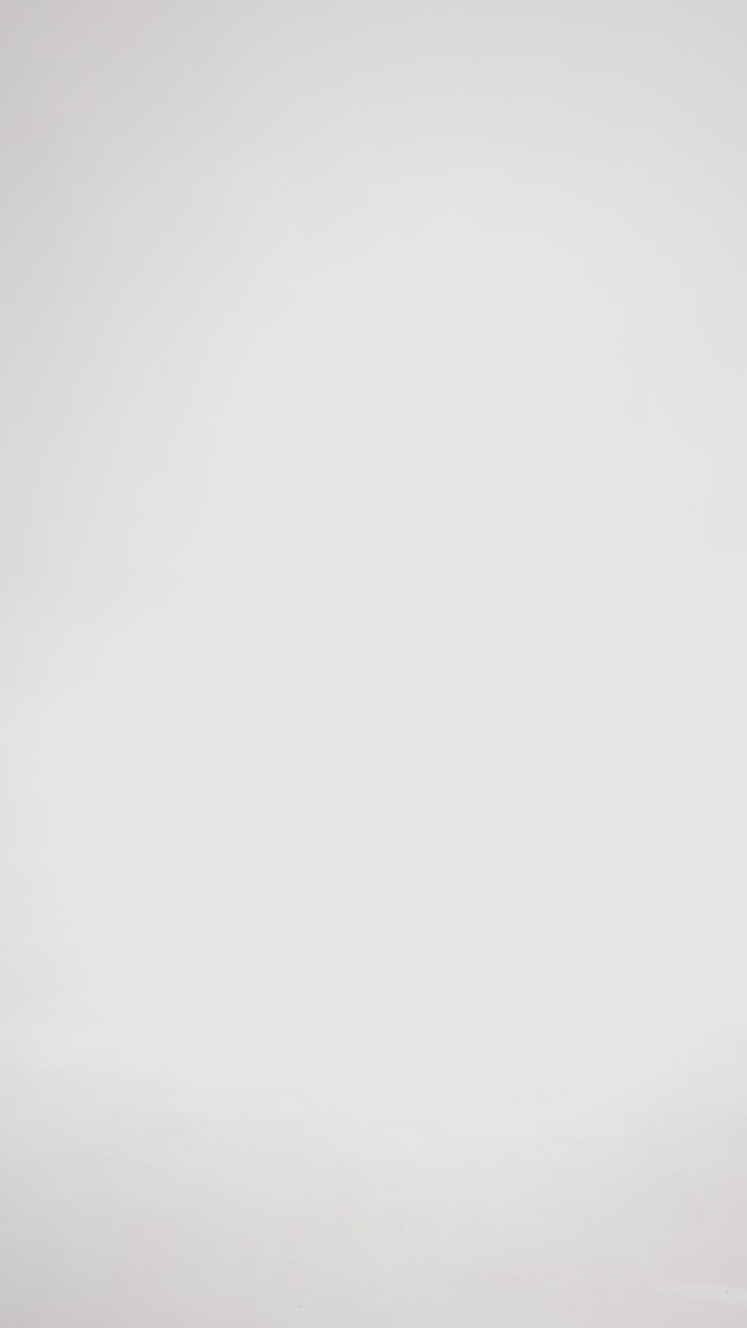 Приталена чорна мереживна сукня міні